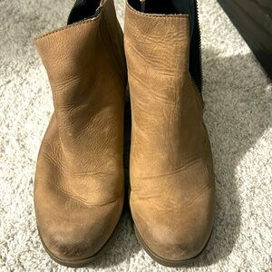 Sorel tan leather booties